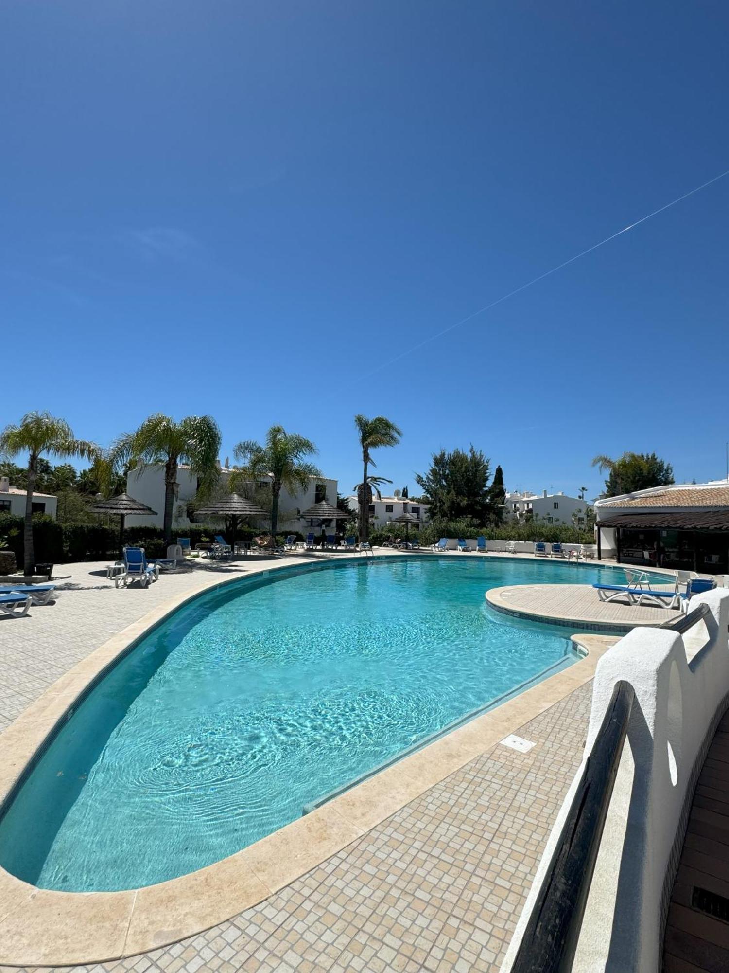 Seacoast Retreat With Pool And Beach Access By Drago Rentals Αλμπουφέιρα Εξωτερικό φωτογραφία