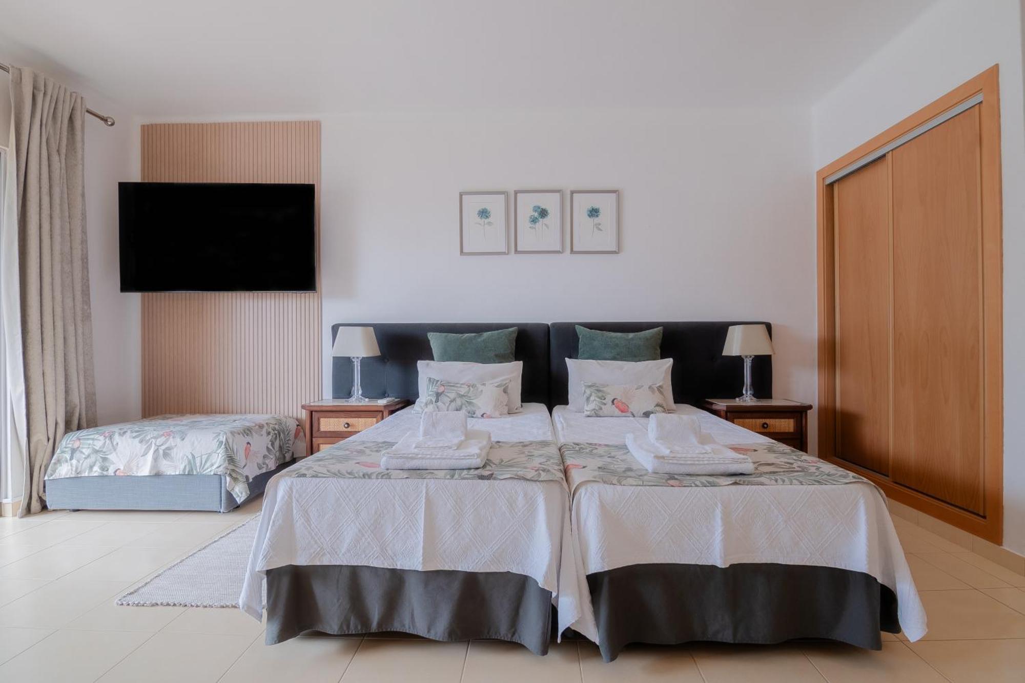 Seacoast Retreat With Pool And Beach Access By Drago Rentals Αλμπουφέιρα Εξωτερικό φωτογραφία