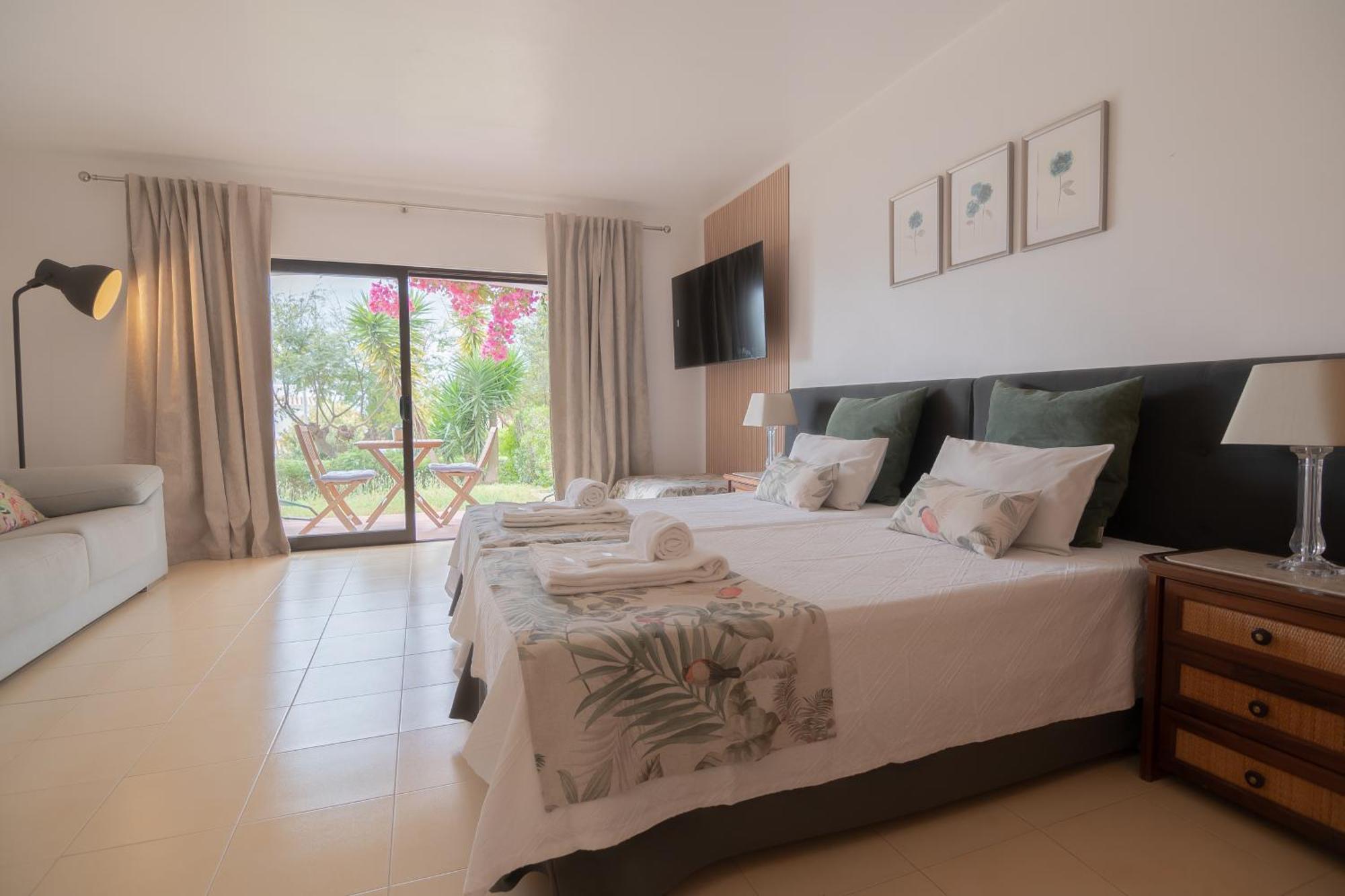 Seacoast Retreat With Pool And Beach Access By Drago Rentals Αλμπουφέιρα Εξωτερικό φωτογραφία