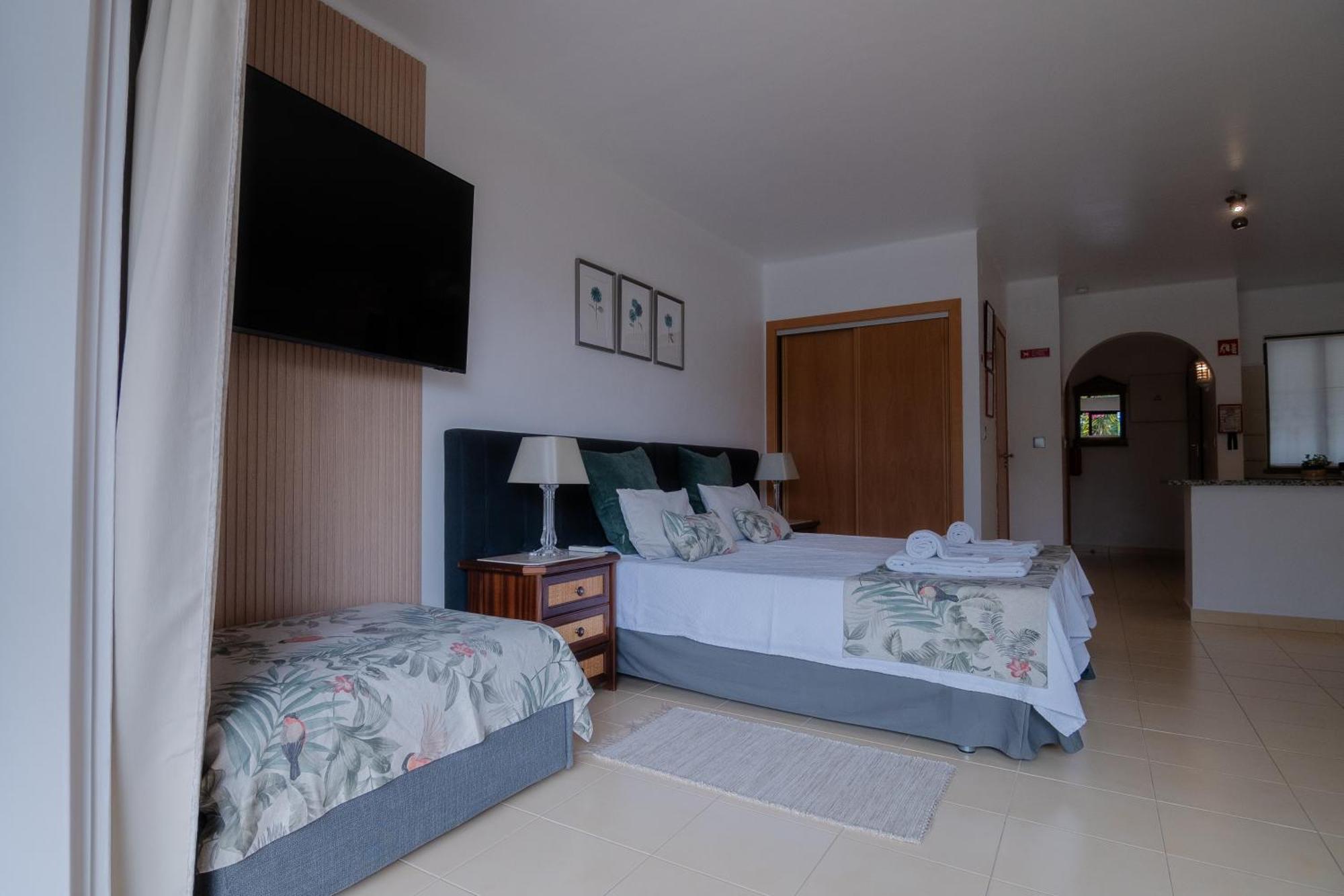 Seacoast Retreat With Pool And Beach Access By Drago Rentals Αλμπουφέιρα Εξωτερικό φωτογραφία